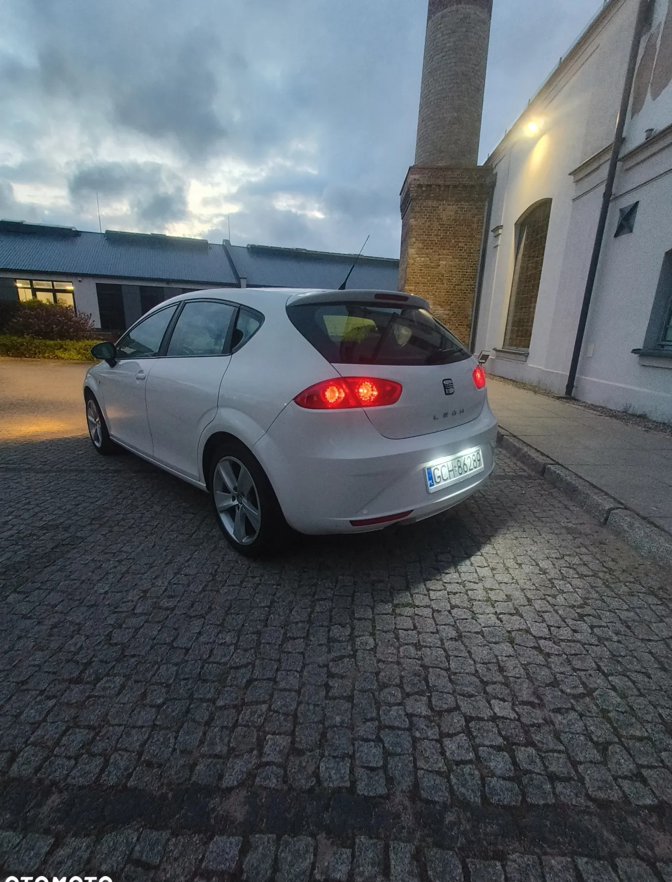 Seat Leon cena 17399 przebieg: 235000, rok produkcji 2010 z Chojnice małe 529